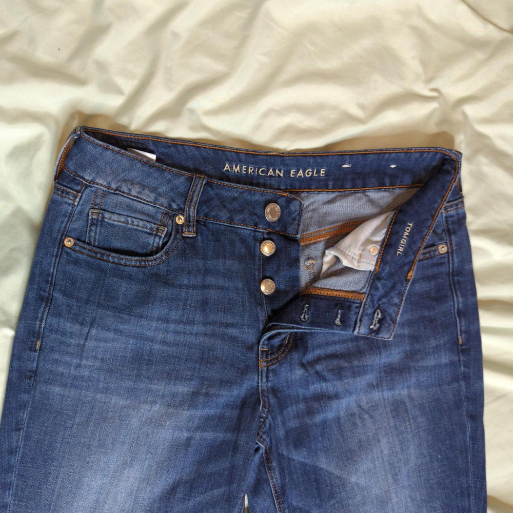 Size 10 Extra Short - America Eagle - Tom Girl Button Fly Jeans